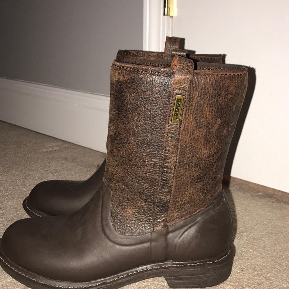 Bogs leather boots